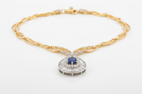 قلائد للنساء