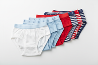 ملابس داخلية للأولاد