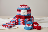 القبعات والأوشحة والقفازات للصغار