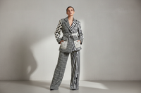 أطقم جاكيتات للنساء